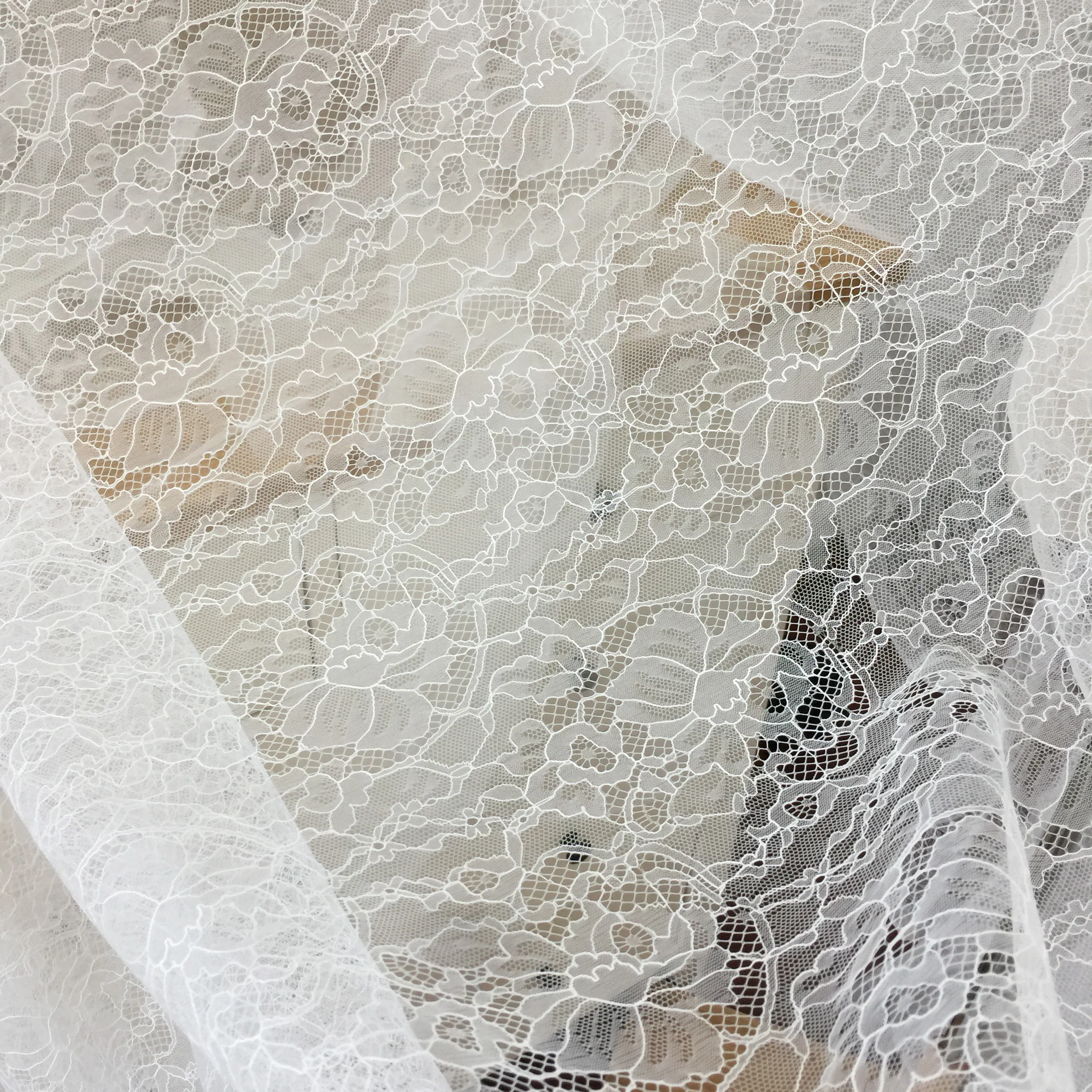 5 метров Изысканная белая кружевная ткань с вышивкой Шантильи и цветов для