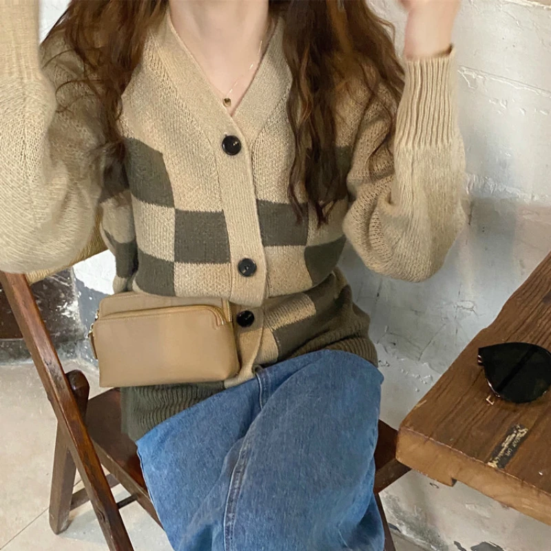 

Женский трикотажный кардиган, винтажный элегантный клетчатый свитер с V-образным вырезом, на пуговицах, с длинным рукавом, верхняя одежда, з...