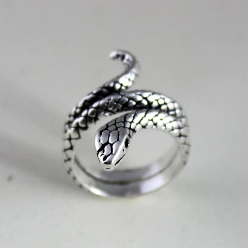 

Classic Stainless Steel Woman's Ring Temperament Snake Shape Vintage Ring 2021 Fashion Lady Hand Ornaments Bohemian Gift