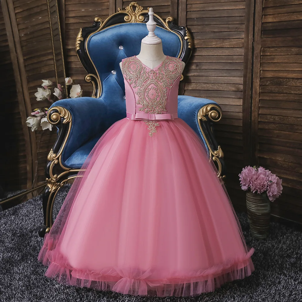 Детское Новогоднее красное торжественное платье с вышитыми цветами и хвостом