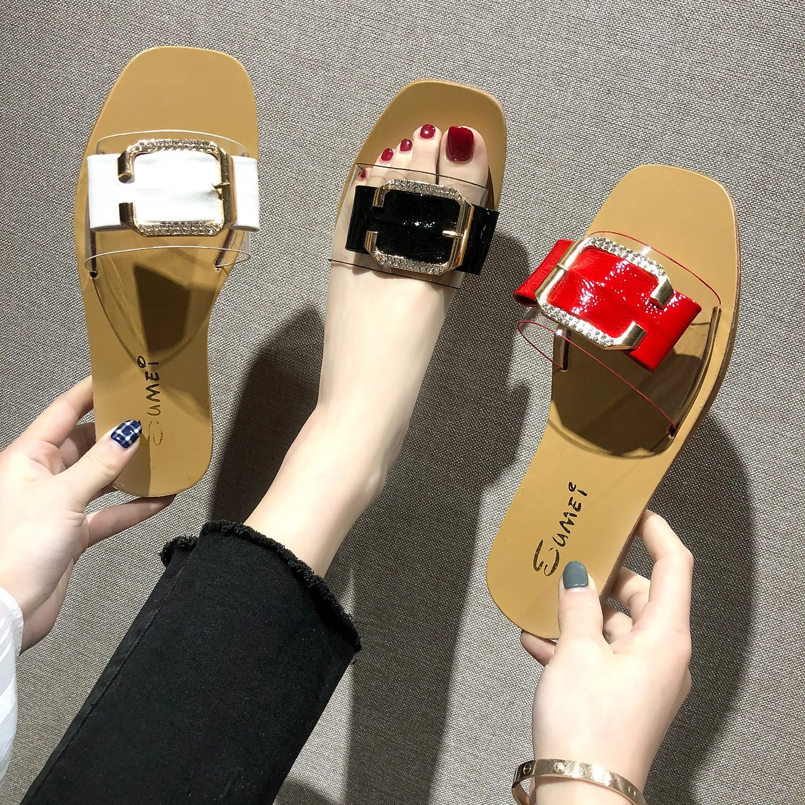 

Sandals Women's Summer Fashion Outside Wearing The New Korean Flatbottom Students One-word Sandals Outdoor Beach Shoes