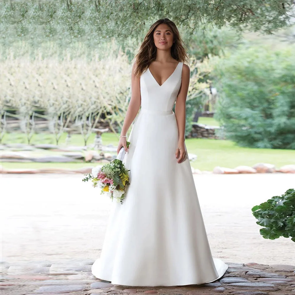 

V Neck Satin Wedding Dress Ivory Long Boho Bridal Gowns Sexy Illusion Backless Court Train robe de mariée Appliques Lace