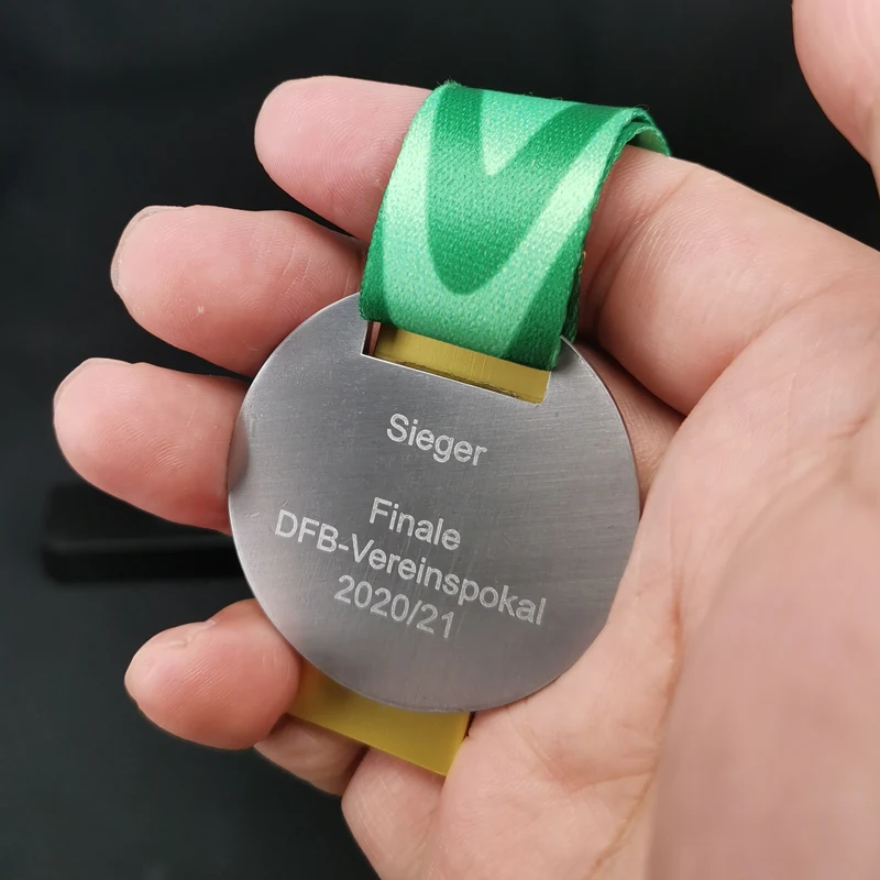 Сезон 2020/21 медаль чемпионов DFB-Pokal Боруссии Дортмунд золотая металлическая
