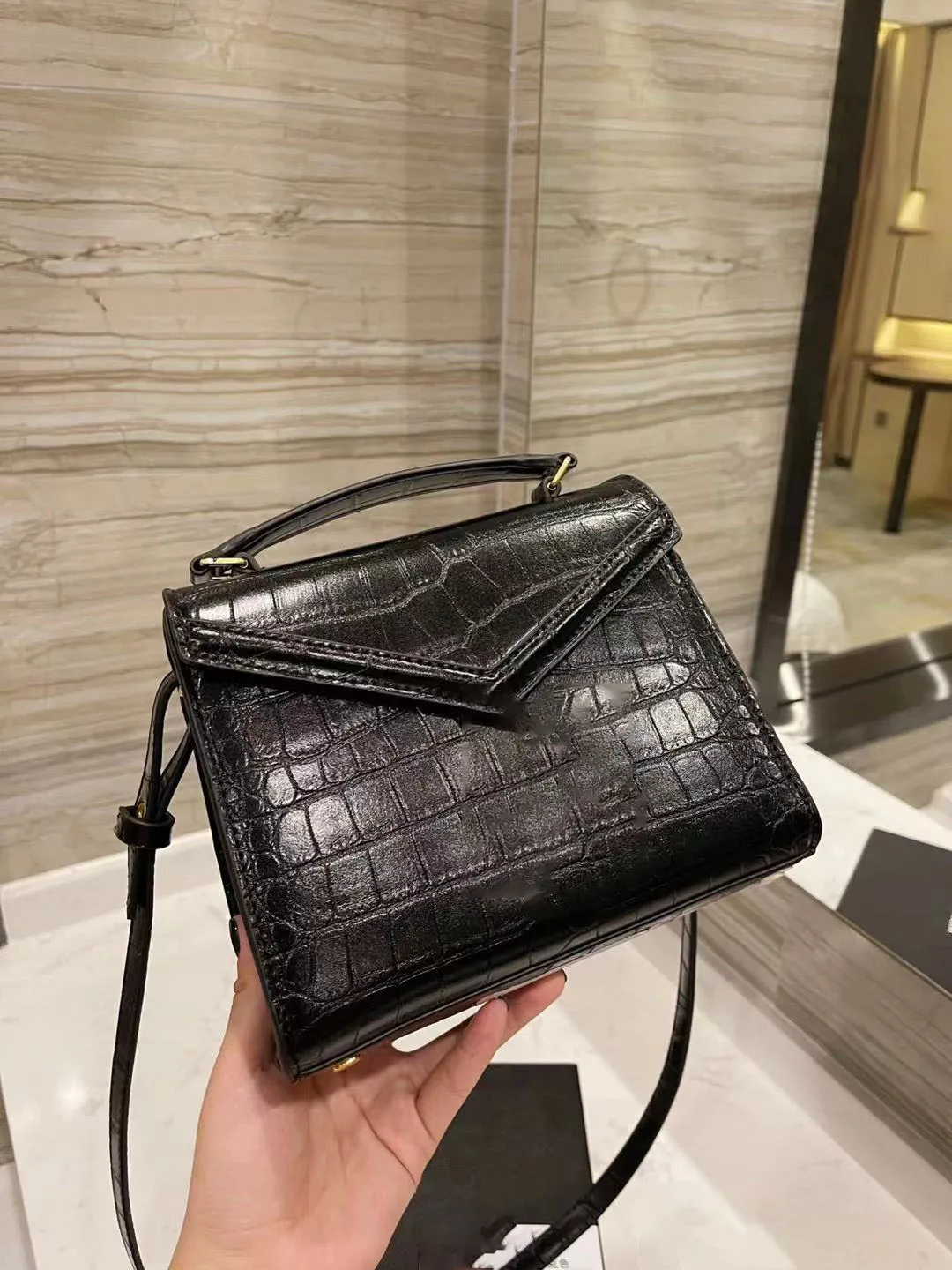 

Female bag 2021 new fashion all-match European and American style clamshell small square bag shoulder bag handbag messenger bag