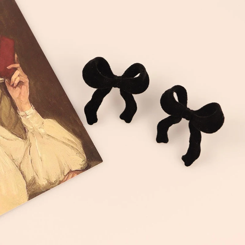 

Super Cute Velvet Bow Earrings For The Birthday Party Small Elegant Princess Luxury Dinner Celebrity French Earrings