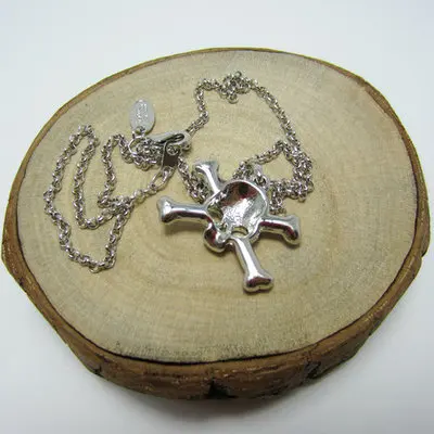European and American fashion silver full diamond small skull double bone Saturn necklace | Necklace