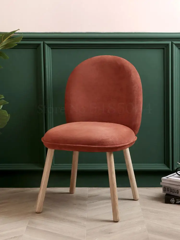 Скандинавский однотонный деревянный сетчатый красный стул для макияжа простой