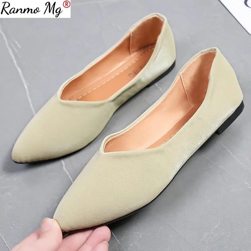 

Туфли женские демисезонные из экокожи, заостренный носок, без застежки, лоферы, офисная обувь на плоской подошве, большие размеры 43