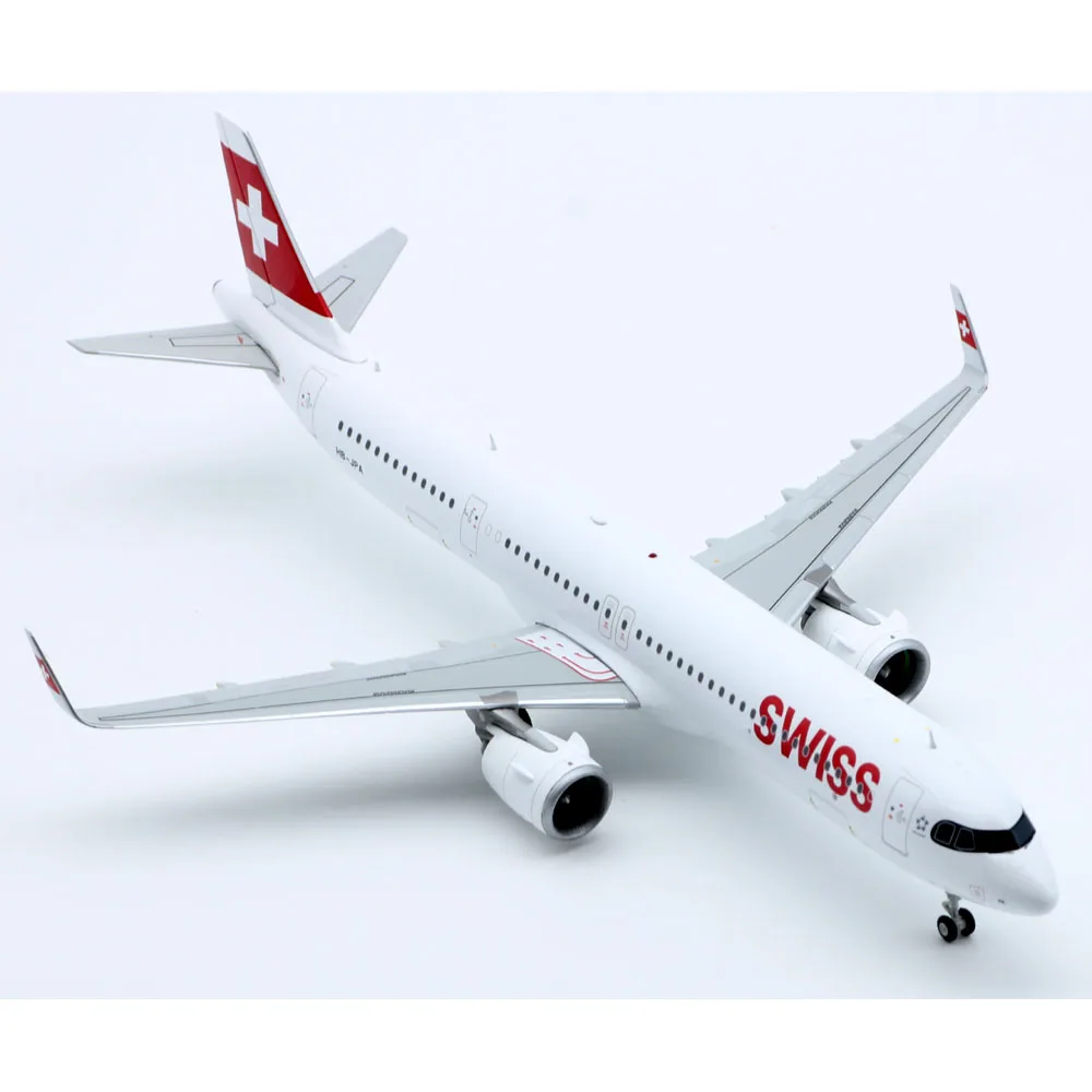 Коллекционный самолет из сплава 1:200 JC Крылья EW221N007 швейцарские авиакомпании