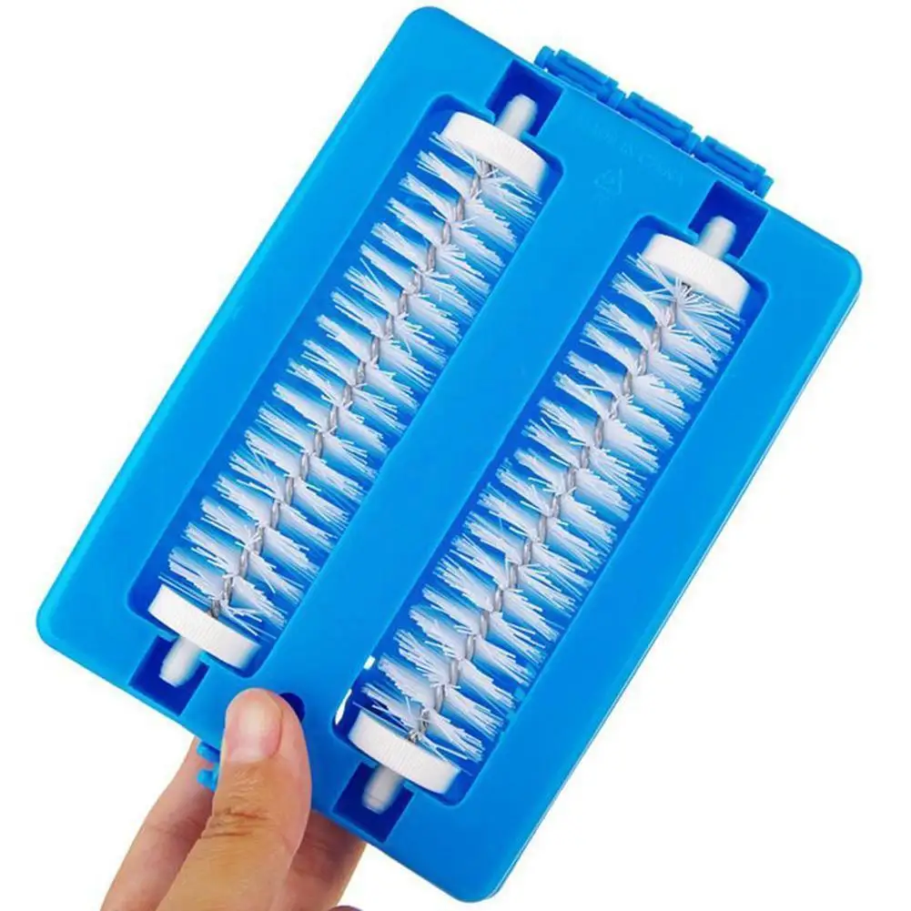 

1pcs Crumb Sweeper Dirt Carpet Cleaner Cleaning Tool Handheld Brush Cleaning Collector Roll Roller Cleaner Household Double V4N7