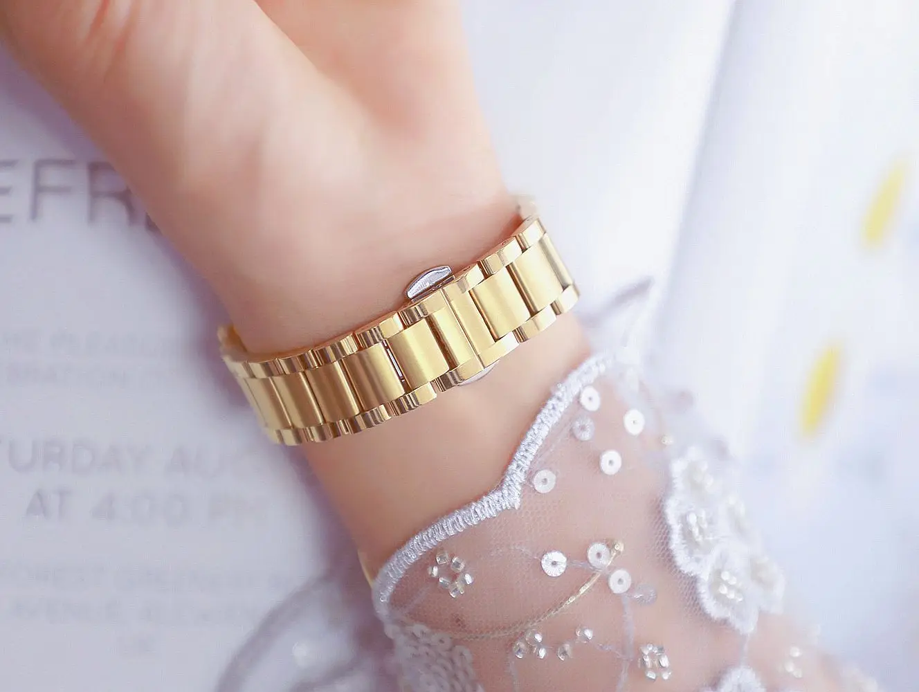 Модные роскошные часы-браслет с кристаллами женские золотые кварцевые часы для