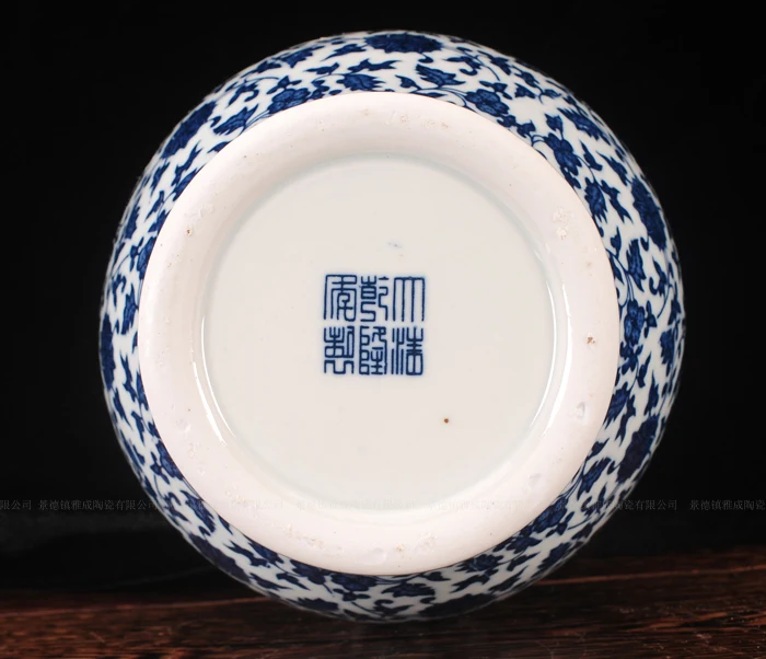 Керамическая банка Цзиндэчжэнь старинный орнамент сине-белый шкаф для