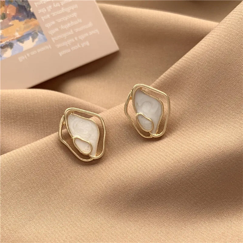 

Metal Geometrical Irregular Glaze Earrings South Korea Retro Fashion Simple Joker Small Stud Earrings Girl Women Jewelry Gift