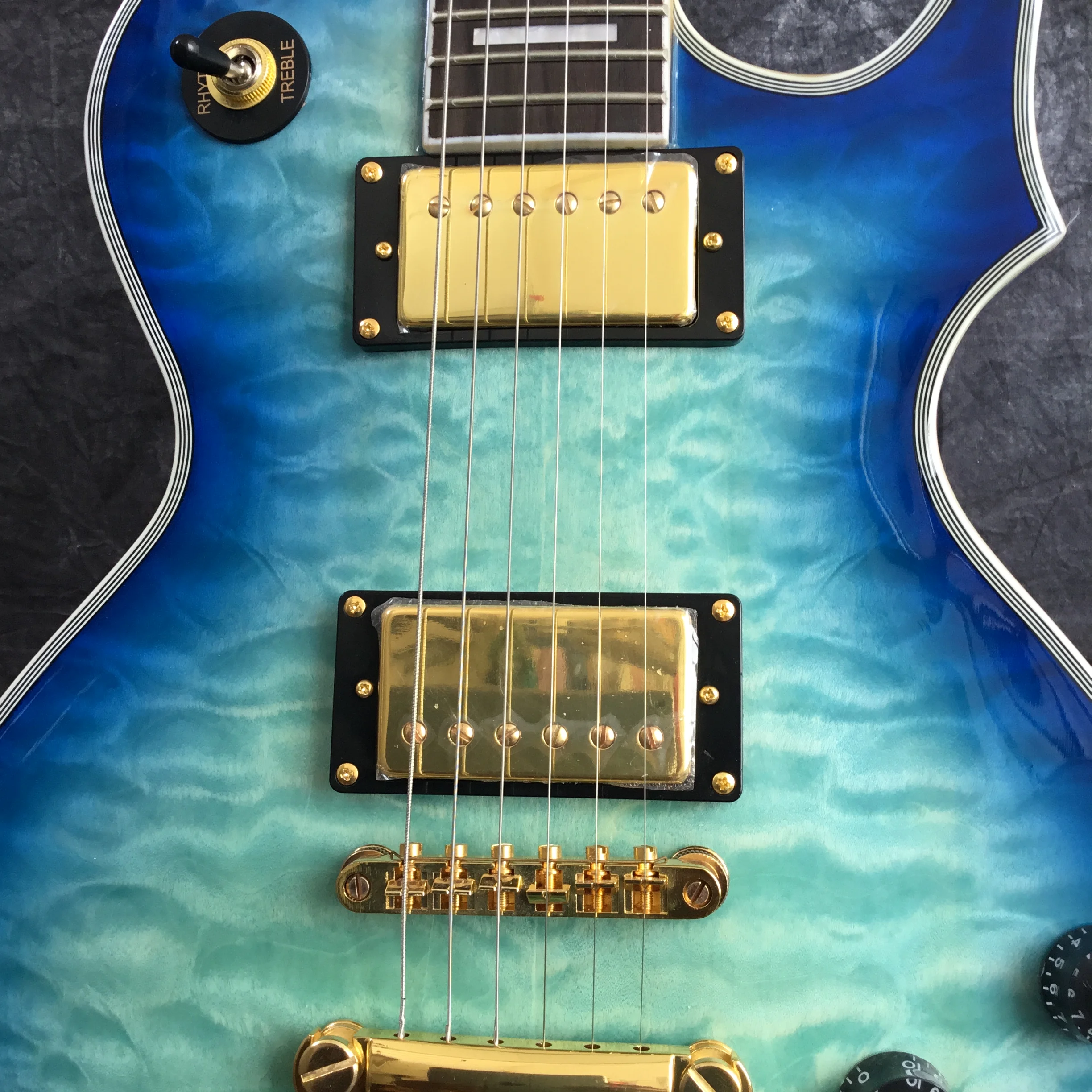 Новая электрическая гитара blue Tiger Flame top золотые аксессуары. Высококачественные 6