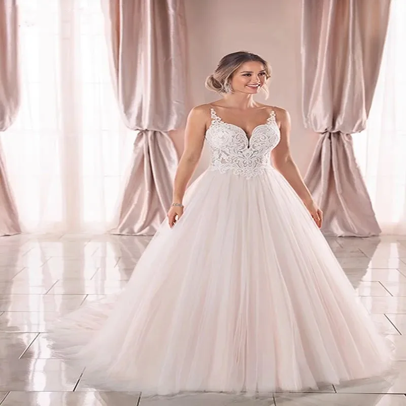 

Spaghetti Straps Wedding Dress Lace A-line Sexy Backless court Train Bride Dress Plus Size Wedding Gown Vestidos De Novia
