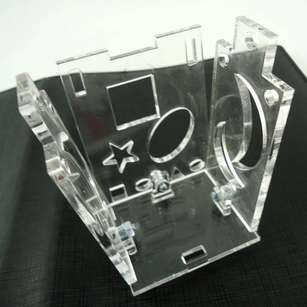 

1Pc Parrot Foraging Box Portable Transparent Parrot Feeder Funny Pet Bird Educational Toys