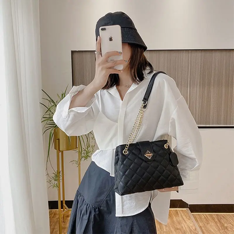 

New fashion style chain black large capacity diamond pattern pu leather shoulder messenger bags women designer crossbody bag