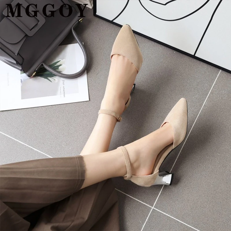 Женские туфли-лодочки с острым носком большие размеры ремешком на щиколотке