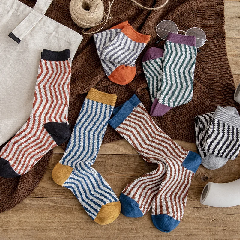 

2020 New Trend Autumn Winter Personality Vintage Stripe Vertical Bar Double Needle Warm Pile Socks 2 Pairs / PACK Socks Women