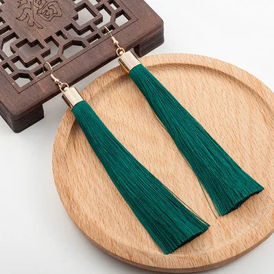 Женские богемные серьги с кисточками и кристаллами черные белые синие красные