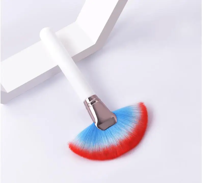 Large Fan-shaped Brush Wooden Handle Blusher And Honey Powder Brush