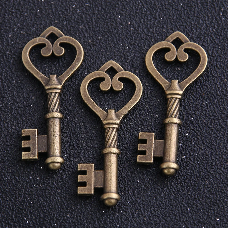 

2pcs 19*46mm Antique Bronze Metal Zinc Alloy Trendy key shaped charm Lovely Hearts Keys Jewelry Charms Pendant