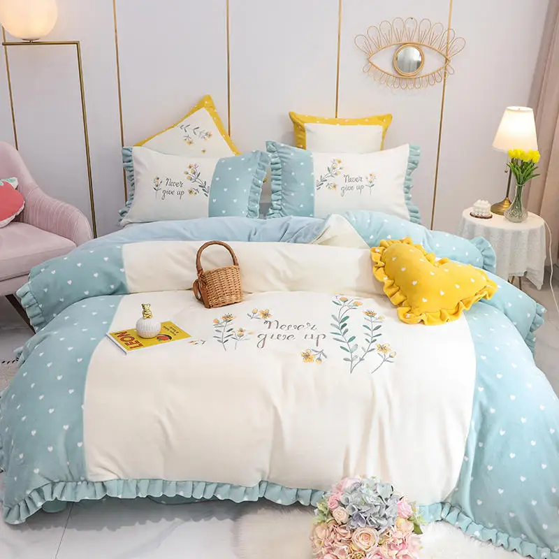 Постельное белье из флисовой ткани с классической вышивкой Королевский размер