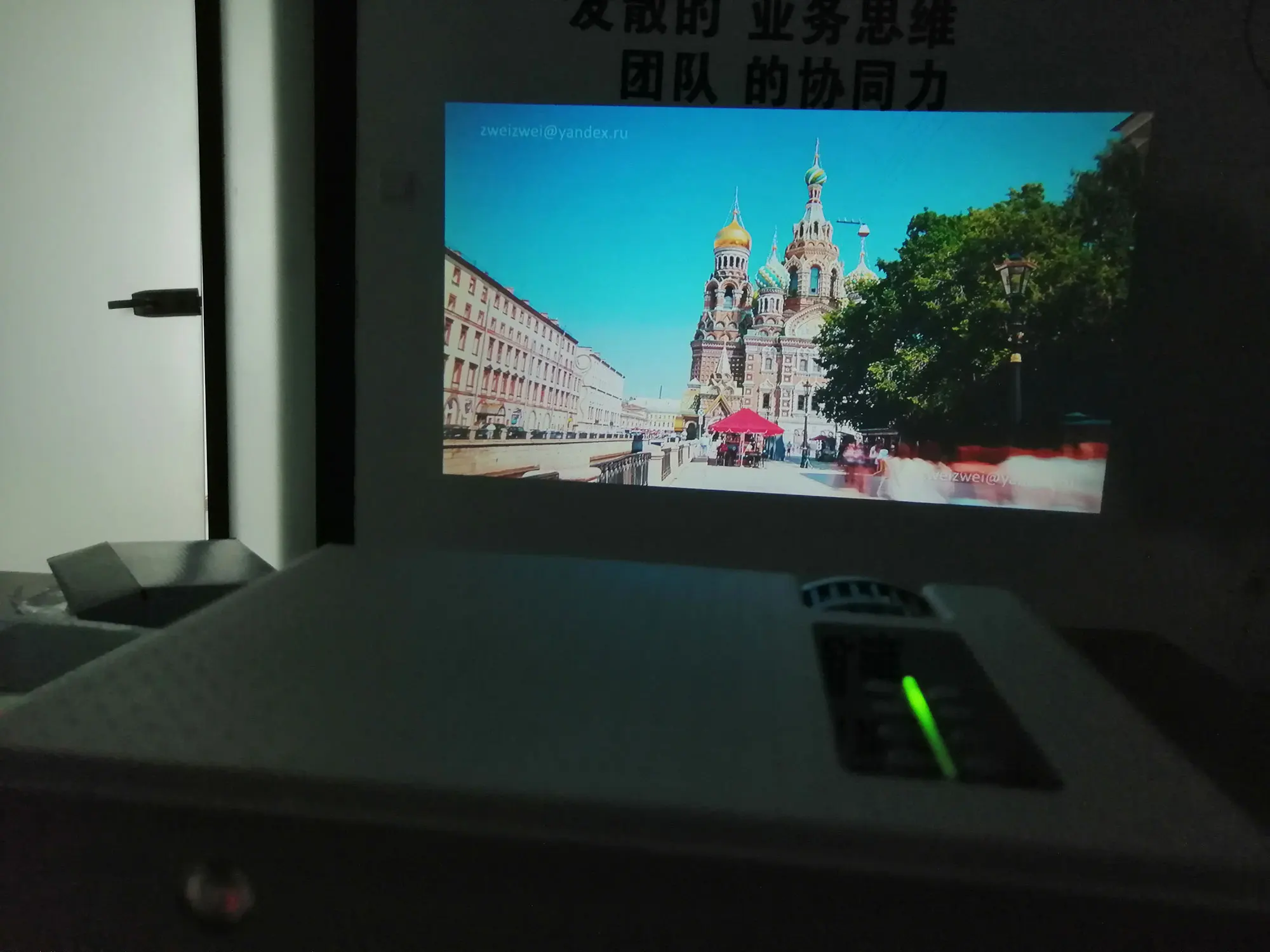 CRENOVA Лучшая Android видео проектор C8 1280*720P родное разрешение с Wi-Fi Bluetooth домашний кинотеатр кинопроектор