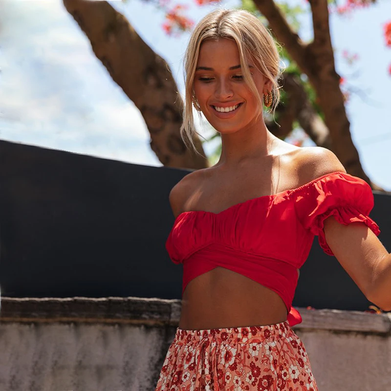 Spring/Summer 2020 new Europeanstyle lantern short-sleeve square V neck crop navel back neckline drape pure color short blouse