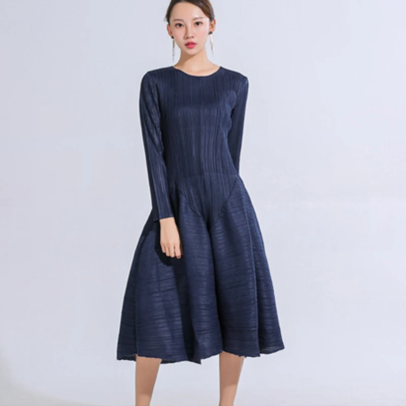 Changpleat Весенние новые женские платья Miyak плиссированные модные однотонные с o-образным вырезом солидные Большие размеры с длинным рукавом женское платье D8980