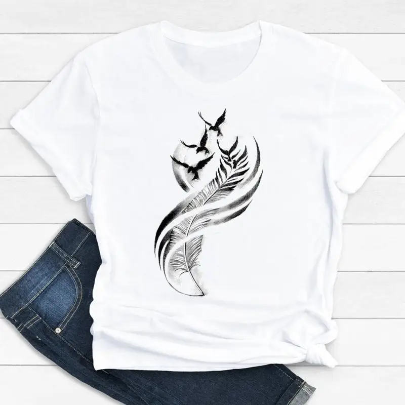 

Женская одежда с мультипликационным принтом «перья», 90s женские Стиль тренд лета принт модная футболка женская короткий рукав Футболка с ри...
