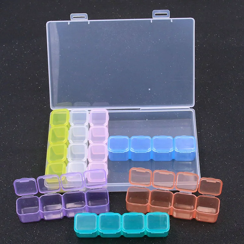 

Пластиковый контейнер для хранения ювелирных изделий, 28 ячеек, 1 шт.