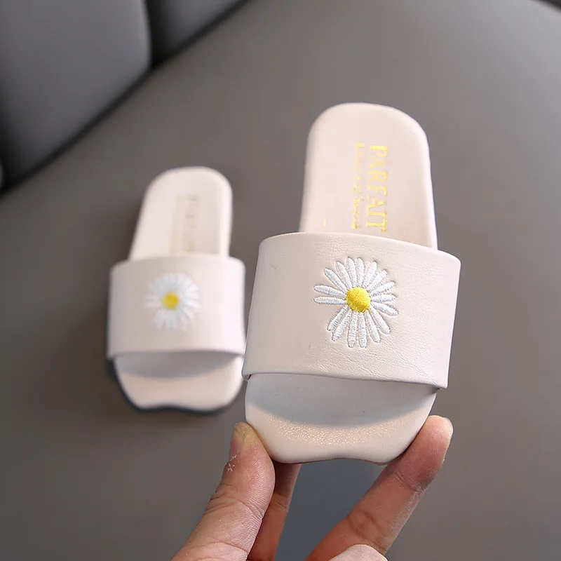 Обувь для девочек Тапочки с цветочным рисунком и ромашками Квадратные тапочки
