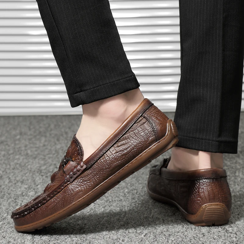 

Men Loafers Shoes Genuine Leather Casual Sneakers slip on Male Fashion Footwear Soft boats Shoes Men moccasins Chaussure Homme