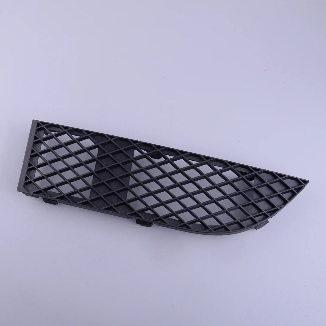 

Car Front Bumper Lower Left Lateral Grille 51117135563 Fit For BMW 7 Series E65 E66 LCI 2005 2006 2007 2008 Accessories