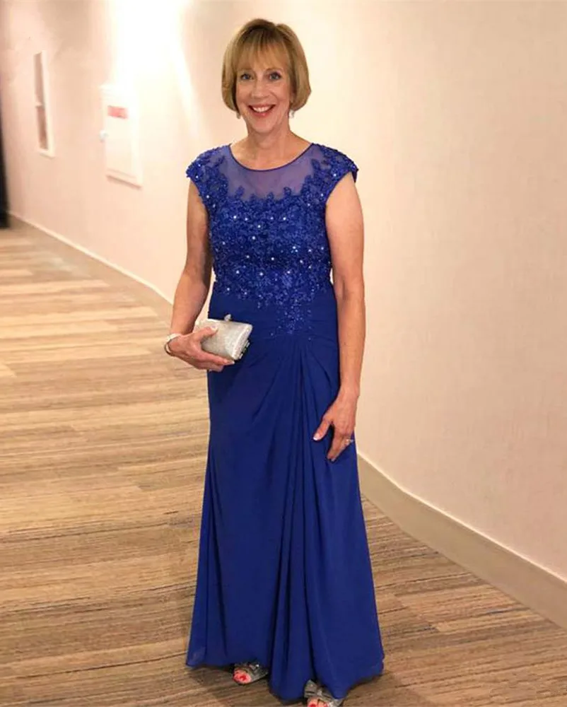 Длинное шифоновое платье для матери невесты с кружевной аппликацией из бисера и