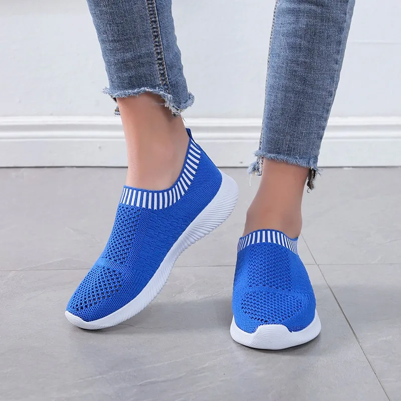 

Women Sneakers Outdoor Lightweight Ladies Casual Sport Shoes Slip On Comfortable Running Walking Shoes Mother Shoes Size 35-46