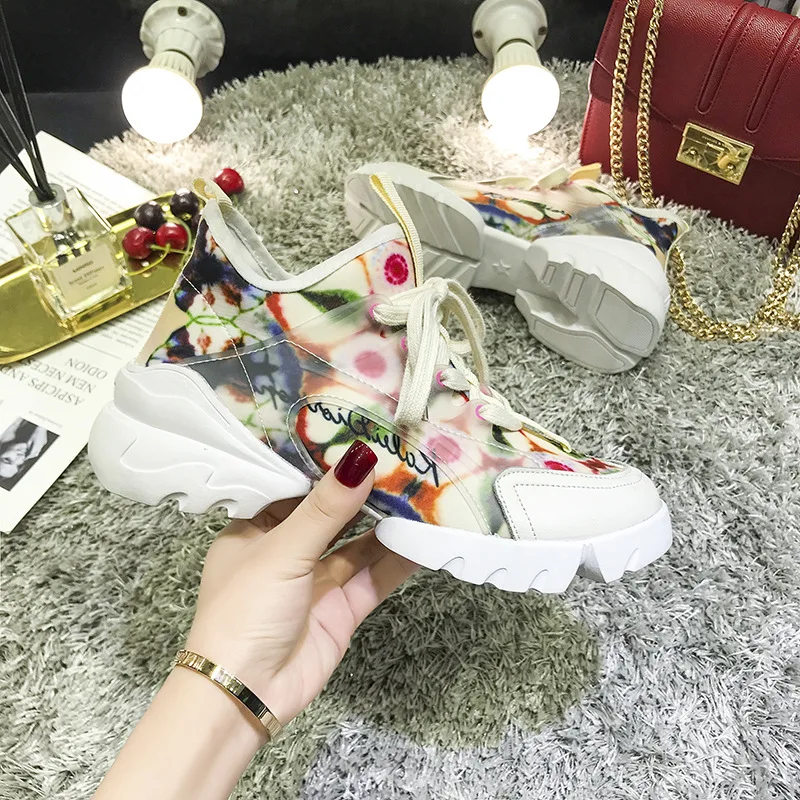 2019 спортивная обувь на платформе со шнуровкой и цветочным принтом Новинка для