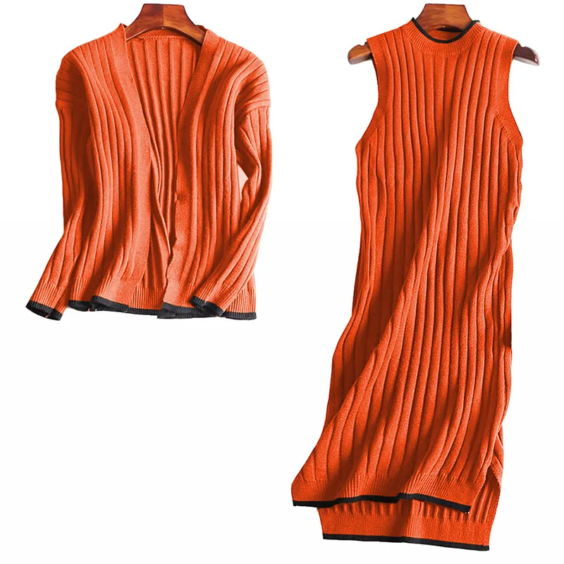 Осенний женский костюм-двойка кардиган + платье на бретелях однотонный