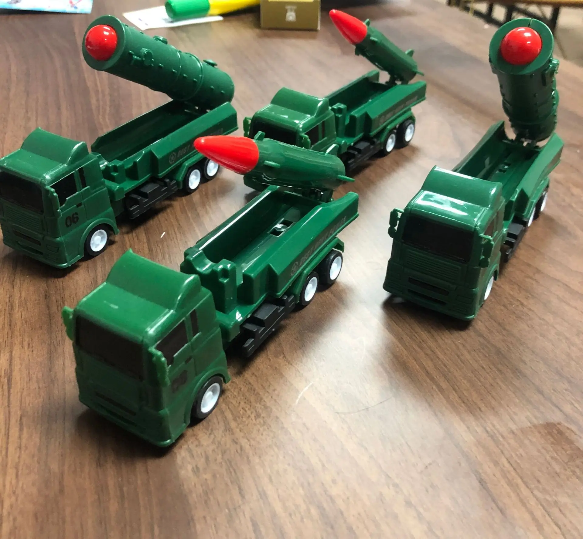 4pcs Diecast Engineering Car Models Fire Fighting Military Truck Toys for Children Kids Vehicle Gift Excavator Tractor Toy |