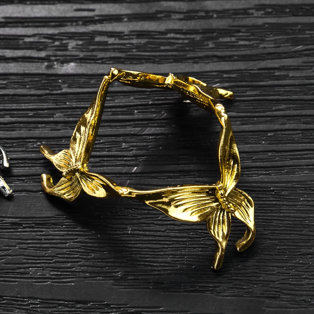 Металлическая подставка-держатель в виде бабочки для хрустального шара сфера