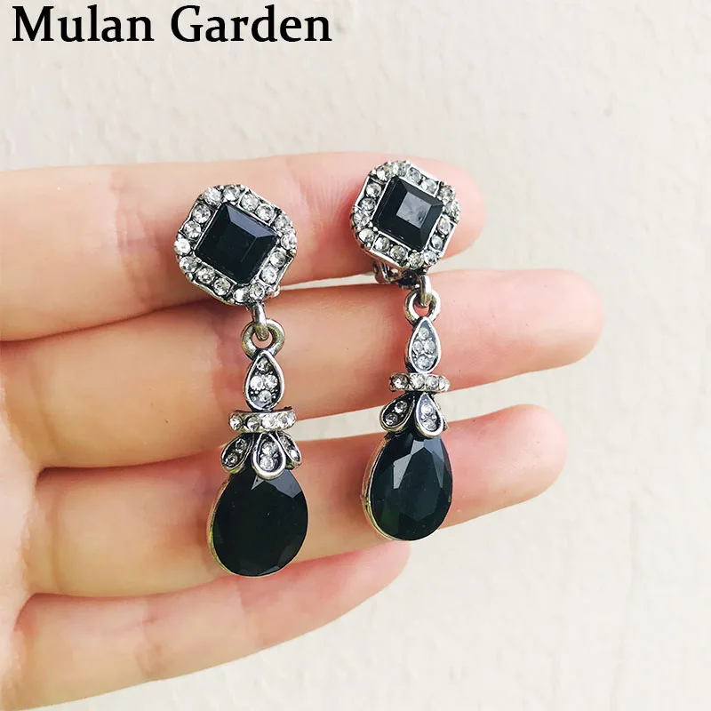 M& G, черные стразы в форме капли воды, Винтажные серьги, Boho, элегантные клипсы для ушей, красный камень, циркон, роскошные серьги, Женские Ювелирные изделия, аксессуары
