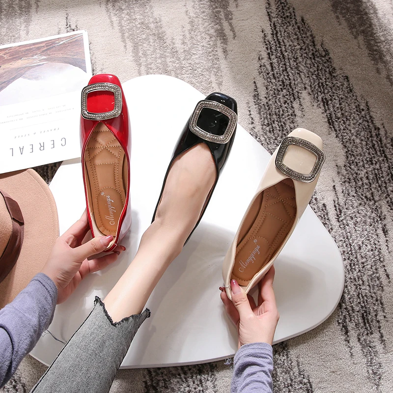 Женские тонкие туфли Новинка 2020 года сезон весна на плоской подошве с закрытым