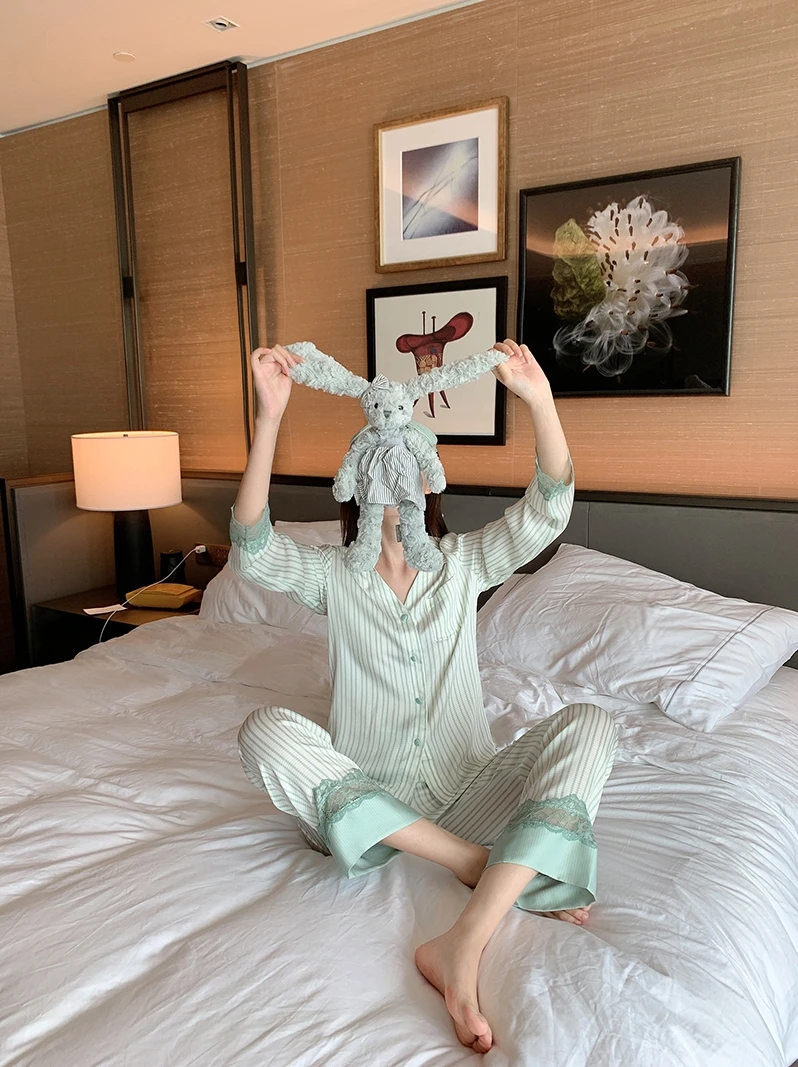 

2021 Pajamas Women Spring Thin Silk Stripes Lace Long-Sleeved Homewear Exquisite V-neck Simple Graceful Sleepwear 2 Piece Set