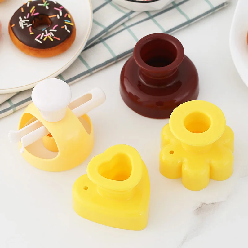 

DIY Plastic Doughnut Cake Mould Family Party Heart Shape, Flower Shape, Round Doughnut Dessert Cutting Molds Biscuit Baking Tool