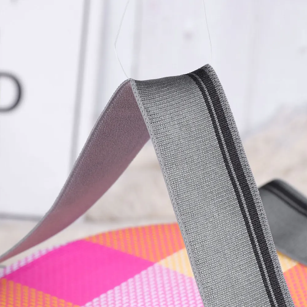 

1pcs Garden Stool Portable Convenient Small Simple Garden Stool for Man Woman (18cm Random Color)