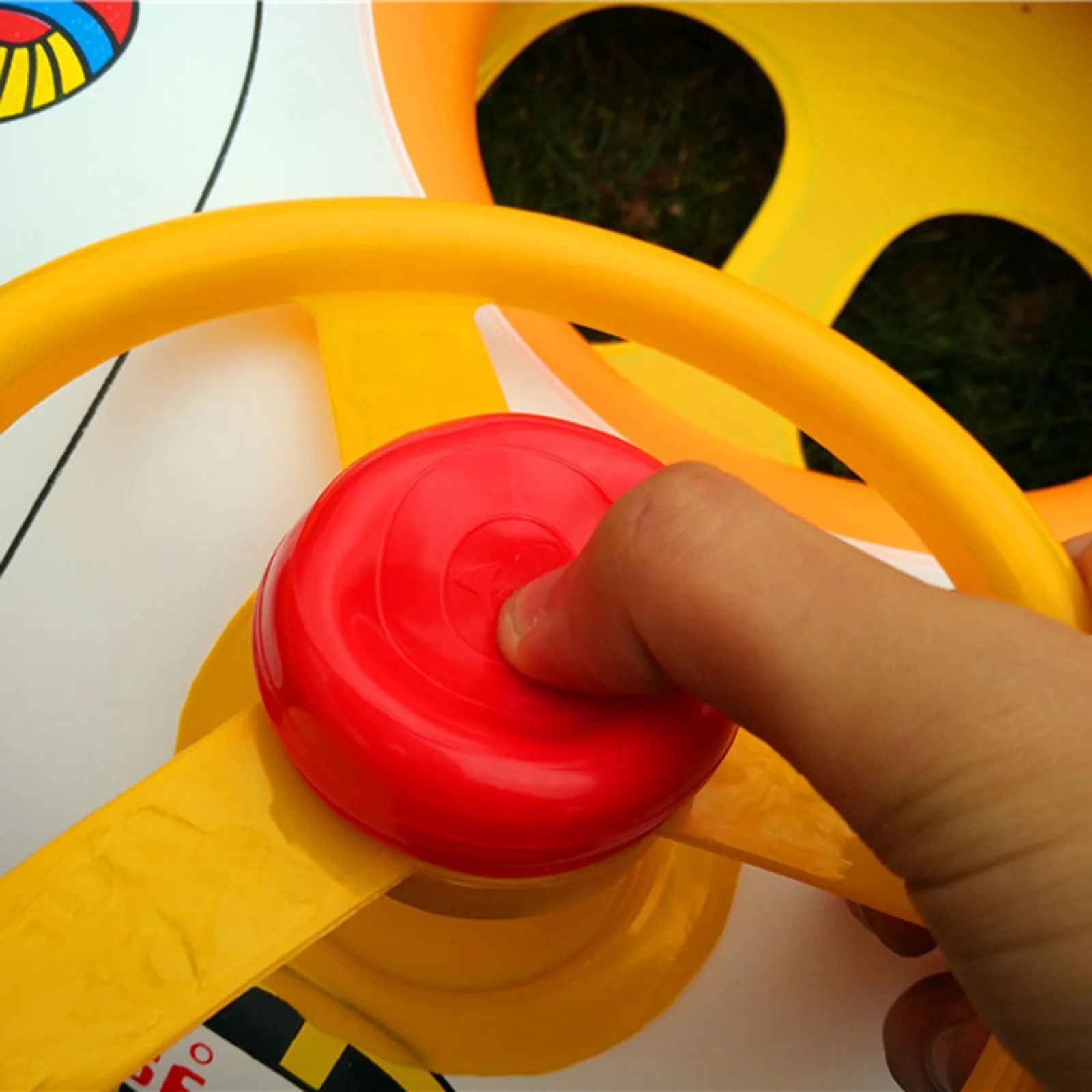

Small car swimming ring thickened PVC children's swimming ring boutique car swimming ring thickened PVC children's swimming 2021