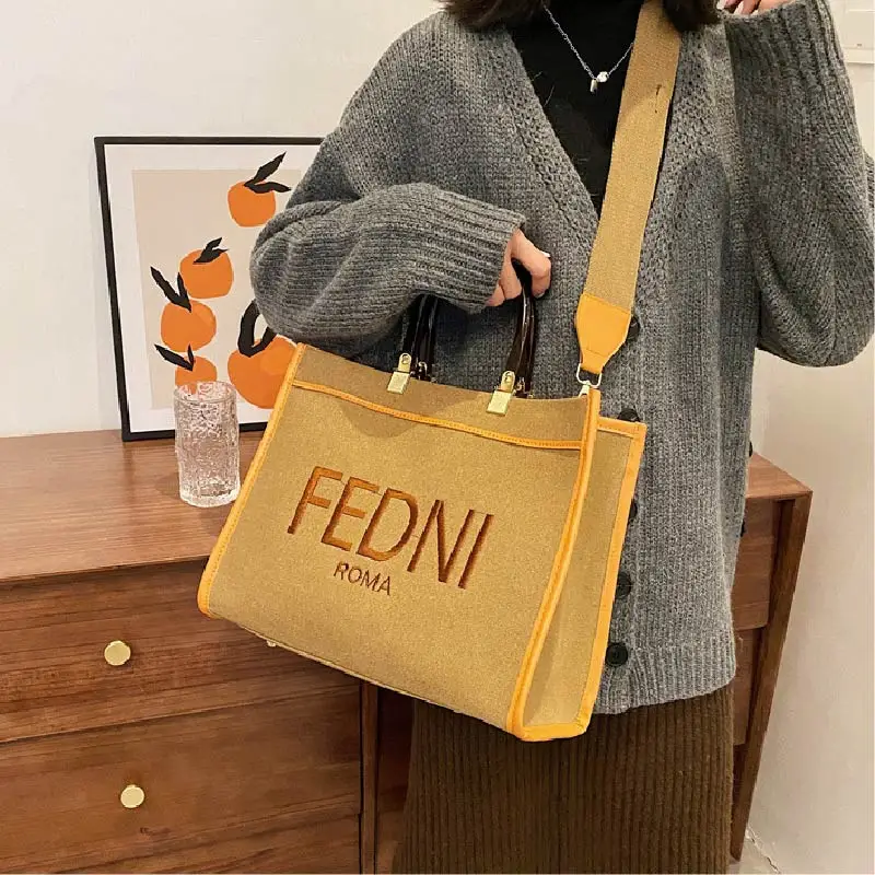 

Famous Brand Travel Handbag Women Luxury Designers Leather Waist Bag Lady Casual Party Shoulder Bag Girl Fashion Retro Chest Bag
