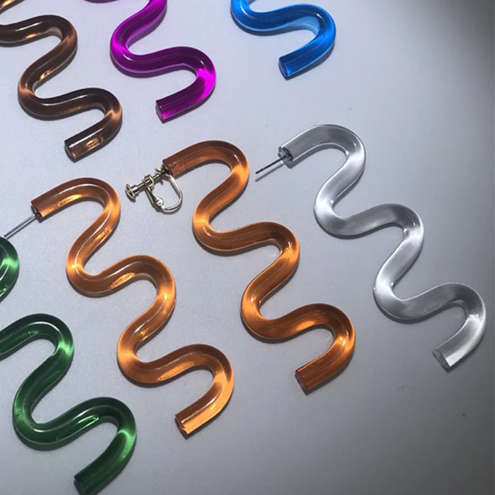 Fashion Transparent Acrylic Wavy Earrings Long Drop Earrings Jewelry for Women Colorful Resin Geometric Tassel Dangle Earrings