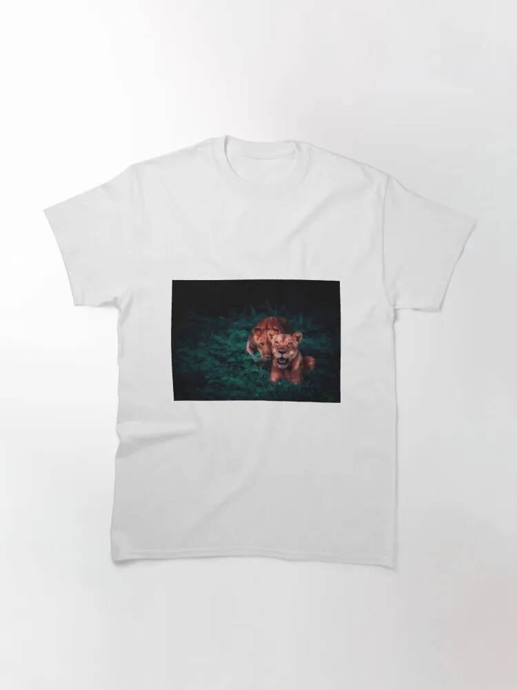 

Tops T Shirt Women Lions Jungle Chill Classic T-Shirt